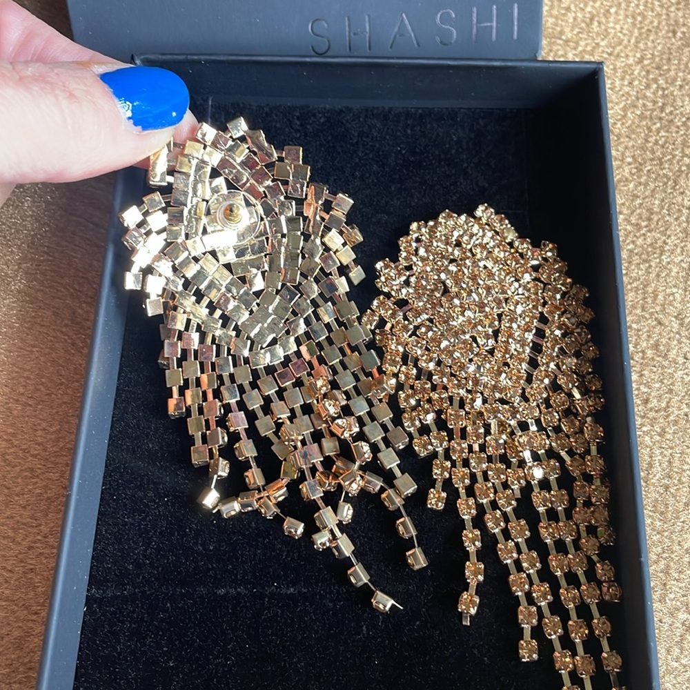 Shashi Royal Queen Earrings in Rose Gold - Picture 4 of 4